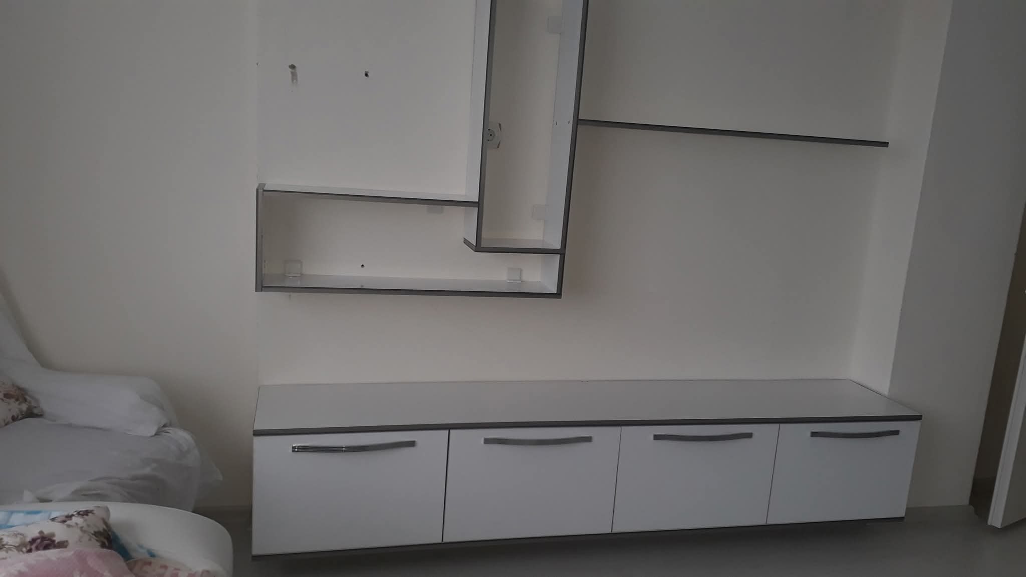 Balaban Mobilya duvar tipi TV ünitesi